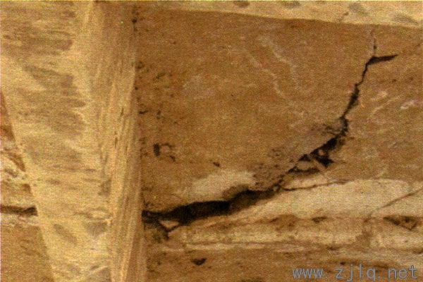 微彎板開裂（http://m.zg99xy.com/）
