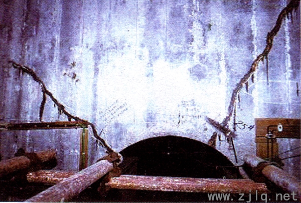 懸臂橫隔板開裂(http://m.zg99xy.com/)
