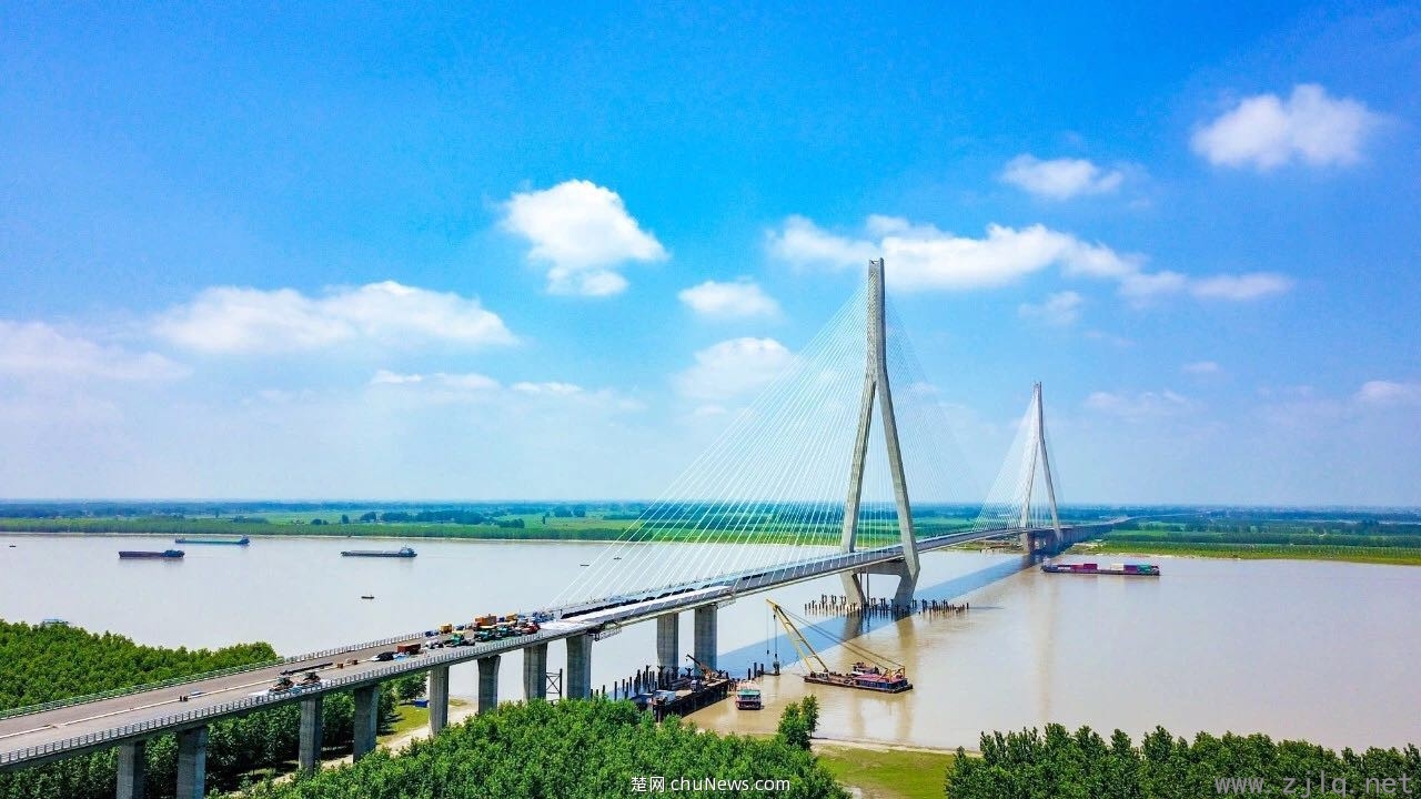 通車前最后一次"體檢" 石首長(zhǎng)江大橋?qū)⑦M(jìn)行荷載試驗(yàn)
