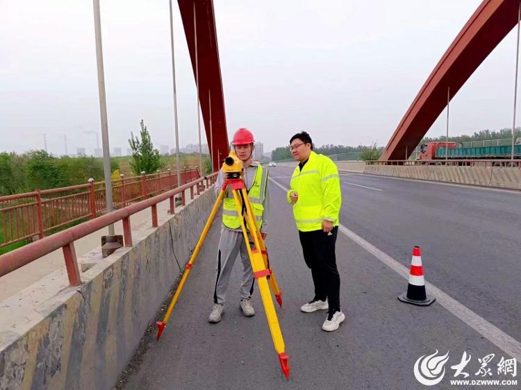 德州市邀請專業(yè)橋梁檢測公司對轄區(qū)內(nèi)S516京杭運河橋、漳衛(wèi)新河橋等橋梁進行全面“體檢”