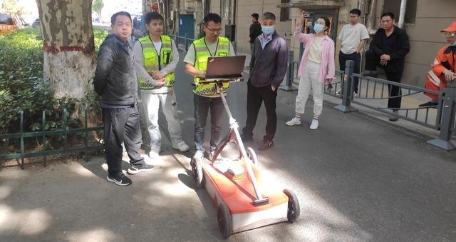 鄭州利用探地雷達系統(tǒng)對地下道路病害情況及隱患進行探測排查