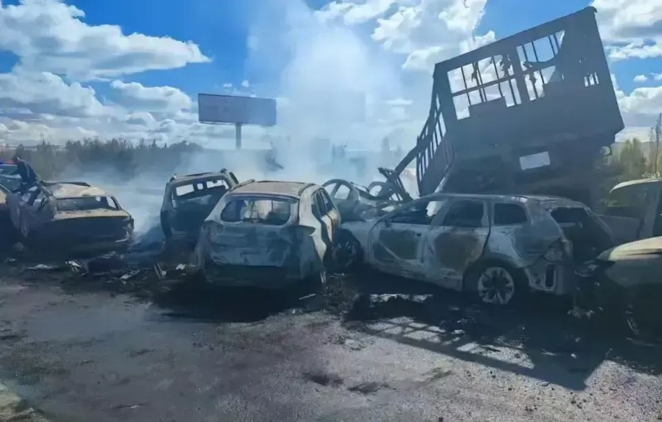 G6京藏高速卓資山段半掛車(chē)失控交通事故原因?yàn)楹危?></div>
            <div   id=