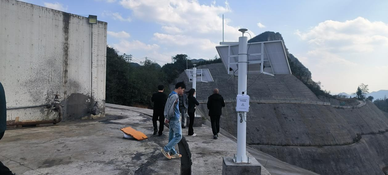淘汰“人盯坡”！“天-空-地”協(xié)同如何保障高鐵高陡邊坡安全？